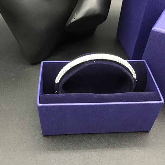 Swarovski Crystals Bangle #5184515 new in box - Picture 2 of 8